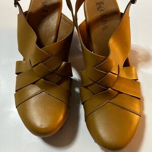 Korks Brown Leather Platform Wedges Size 8, cottage core , boho . 70 ..80